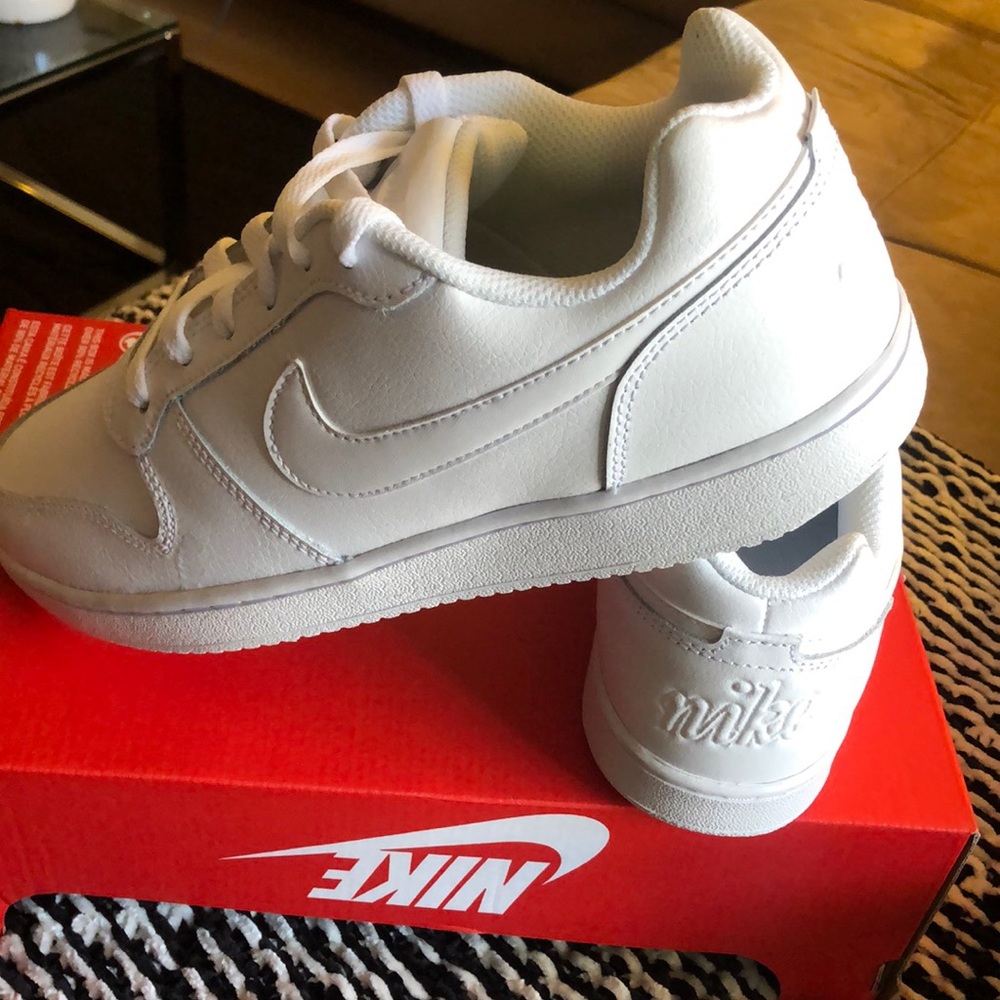 BNWT Nike Women’s Ebernon Low